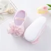 Premiers marcheurs bébé filles Mary Jane chaussures plates avec nœud perlé chaussures de princesse robe de marche et bandeau pour bébé né en bas âge