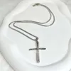 Projektant David Yumans Yurma Jewelry Cross Cross Wisiant Twisted cyrkon Naszyjnik