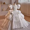 Prinzessin weiße Blumenkleider Vintage bloße Crew Nacken Applikationen gerissen Tulle Süßes Mädchen formelle Kleider