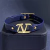 Designer Woman Men Bangle V Luxury Fashion Märke Letter V Metal Gold Armband Women Man Valentinolies Open Armband Jewelry Gift 34