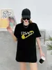 Kort ärmbrev klassisk kort ärm rund nack mode t-shirt, 100% bomullst-shirt