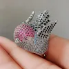 Huitan Hyperbole Bird Finger Ring Female For Cocktail Party Colorful Cubic Zirconia Bling Animal Accessories Chic smycken 240219