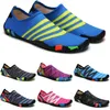 Chaussures d'eau Chaussures d'eau Femmes Hommes Slip On Beach Wading Pieds Nus Chaussures de Natation à Séchage Rapide Respirant Baskets de Sport Légères Unisexe 35-46 GAI-5