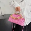 2023 Luxury Women Pink Green Peat Shoulder Bags Gold Thick Chain Messenger Pu Leather Handväskor Lady Evening Clutch 240228