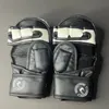 Guantes de boxeo profesionales MMA de medio dedo engrosados Sanda Muay Thai guantes de entrenamiento de lucha accesorios de entrenamiento de boxeo 240226