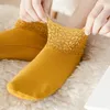 Chaussettes en velours et dentelle pour femmes, antidérapantes, en Silicone, mi-tube, Super douces, épaisses, allemandes, chaudes, amples, automne et hiver