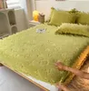 One-Piece Winter Thickened Velvet Padded Coral Flannel Bedspread Full Cover Mattress Cover