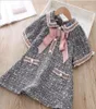 Flickor Fall Dress Pearl Bow Plaid Dress for Girls Fashion Highgrad Kids Party Dresses Sweet Princess Costume 2 3 4 5 6 7 Year T205532420