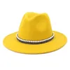 Chapeaux à large bord 2021 Laine Jazz Fedora Casual Hommes Femmes Cuir Perle Ruban Feutre Chapeau Blanc Rose Jaune Panama Trilby Fête Formelle C2096