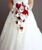 2018 Perle Artificielle Cristal Bouquets De Mariée Ivoire Cascade De Mariage Fleur De Mariée Rouge Mariées À La Main Broche Bouquet De Mariage55228664