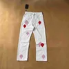 2023 Jeans para hombre Diseñador Hacer jeans lavados viejos Pantalones rectos cromados Estampados de letras del corazón para mujeres Hombres Estilo largo informal