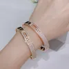 Designer Bangle Armband For Woman Brand Designer Diamond Luxury Gold Plated 18k Högsta Counter Quality Classic Style Designer Anniversary Present With Box 016