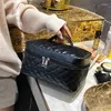 Borse per cosmetici Borsa per trucchi quadrata scozzese nera Borsa per cosmetici in morbida pelle di grande capacità Borsa solida in stile semplice alla moda da donna