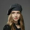 Bérets pour femmes chapeau mode couleur unie laine tricotée avec s dames bonnet béret noir vin rouge casquette femme 240227