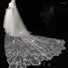 Veli da sposa Bling scintillanti bianchi lunghi cattedrale lussuosi cortili di nozze con paillettes scintillanti applicati con pettine Design di fascia alta