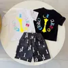مجموعات ملابس الأطفال T-Shirt Boys Boys Luxury Designer Girls Baby Classic Suits Childrens Summer Summer Summer Letter Letters Fashion Shirt Cott D1KU#
