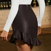Jupes Mini jupe taille haute en simili cuir avec garniture à volants pour femmes couleur unie coupe ajustée courte streetwear