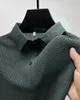 ハイエンドアイスシルクエラスティックポーロシャツ新しい夏のTシャツトレンド通気性メンズビジネスショートスリーブラグジュアリートップ240305