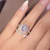 Cluster Rings 18k Rose Gold Lab Diamond Finger Ring Set 925 Sterling Silver Party Wedding Band för kvinnor Män Engagemangsmycken gåva