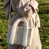 NY PEARL Fashion Straw Bag Hand-Woven Shoulder Bag Seaside Vacation Designer Handväska Nya kvinnors väskor