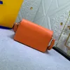 Mini borsa firmata Borsa a mano Borsa rigida Borsa a tracolla moda Borsa a tracolla tinta unita Borsa pochette con patta Pelle di vacchetta Portafoglio tascabile con cerniera hardware argento