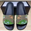 Designer-Männer-Frauen-Sandalen mit korrekten Blumenschuhen Tiger-Schlangen-Druck-Slide-Unisex-Gummi-Slides Sommer-Strand-breite flache Slipper-Größe 36-46