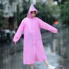 Regnrockar Vuxen Rain Poncho med Hood återanvändbar vattentät kompakt för resesfulla Rainwear Jacket Snap Snap Lätt regnrock