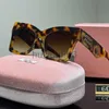 新しい女性Miui Miao Designer Sunglasses Cat Eye Square Frameパーソナライズされたファッション男性サングラス女性のための高い美的価値6051