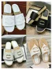 Slippers Sandals Sandals في باريس شاطئ الشاطئ في الهواء الطلق شقة بالعلامات التجارية غير الرسمية