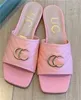 Designer estivo Pantofole da spiaggia moda Infradito con tacco basso in pelle Lettere signora Cartoon Slides scarpe da donna Sandali da donna in metallo Taglia grande 35-42 uuu