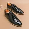 Zapatos de vestir Bloque de oro Negocio Formal Hombres Moda PU Lace Up Tallado Tacón bajo Banquete Negro Versátil Tamaños grandes 38-46