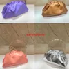 Кожаные сумки-клатчи Botteg Veneta Pouch Bag Сумки Cloud, большие и маленькие, доступны на складе. Логотип HBED