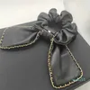 Bijoux de mode pour femmes design en cuir noir agneaux peau belles filles coiffure porte bijoux cheveux