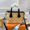 Mujeres bolsas pequeñas bolsas en relieve clásico bolso de flores luxurys diseñadores de shoud cuerpo cruzado mensajero damas bolsos de viaje bolso 19cm