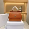 2024 Designertassen Koeienhuid All-match tassenCrossbody-koppelingenAtmosferische modeLuxe gespenLange bandjesAll-match-koppelingen