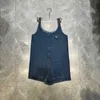 Damen-Overall-Spielanzug, Designer, 2024, Vorfrühling, Dreieck, Rundhalsausschnitt, gewaschen, einzelne Tasche, altersreduzierender Schultergurt, einteilige Denim-Shorts für Damen UN6O