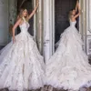 Robes de mariée vintage col haut dentelle appliques à plusieurs niveaux pays robes de mariée une ligne balayage train volants robe de mariée grande taille