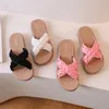 Chinelo 2024 meninas chinelos bonito plataforma de dedo aberto cor sólida verão praia sapatos crianças casual interior cruz versátil macio crianças