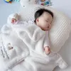 Couvertures de bébé en molleton de corail, ours brodé, vêtements d'hiver, vêtements chauds pour poussette, cape pour bébé, couverture de sieste, vêtements d'extérieur
