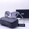 Channelsunglasses Designer Luxury Chanells Channel Solglasögon Klassiska glasögon Goggle Beach Sun Glasögon för män Womens Ladies Outdoor Sunglasse 18514320