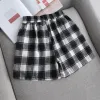 Krótkie krótkie spodenki XPQBB Nowe letnie kratę Kobiety w stylu koreański luźne elastyczne talia szerokie spodnie unisex proste studenci swobodne spodenki