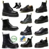 Stivali firmati Donna Uomo Martenes Stivaletti alla caviglia Mini stivaletti con plateau Stivaletti da neve invernali in pelle bassi gialli OG 1460 Scarpe calde con fondo liscio Oxford