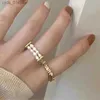 Pierścienie zespołowe podwójnie warstwowe pierścienie perły dla kobiet śmieszne kreatywne pierścienie dla dziewcząt letnie klejnoty unikalna fajna biżuteria L240305