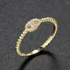 Klusterringar Dainty Button Ring för kvinnor Trendiga Zircon Twist Gold Color Stacking Finger Accessoarer Smycken Partihandel R735