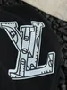 24SS Lüks Paris Markalar Tasarımcı L Tshirt Kısa Kollu Crewneck Tee Nefes Alma Erkekler Kadın Sevenler Moda Pushpin Logo Açık Sokak Giyim V T-Shirt Giyim