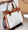 2024 Totes designer tas unisex luxe handtas brede riem Tote grote capaciteit handtas Crossbody portemonnee schouder brief voor reisportefeuilles