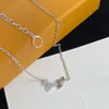 Élégant Cristal Trèfle Fleur Charme Pendentif Chaîne Collier De Luxe Designer Or Argent Plaqué En Acier Inoxydable Sautoirs Mode Femmes Bijoux Cadeau De Mariage Avec Boîte