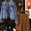 Женские куртки WT131-Женские куртки брендовые дизайнерские джинсовые куртки с большими лацканами на молнии и рукавами в байкерском стиле джинсовые короткие женские 240305