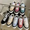 Dikke Zolen Color Blocking Lace Up Sportschoenen 2024 Designer Schoenen Mode Casual Damesschoenen Letter Gedrukt Suède Verhoogd