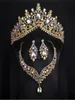 Set di gioielli per la sposa composto da tre semplici e freschi orecchini a corona di cristallo, orecchini, collane, accessori per abiti da sposa.240228